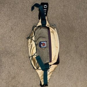 Guess Fanny pack